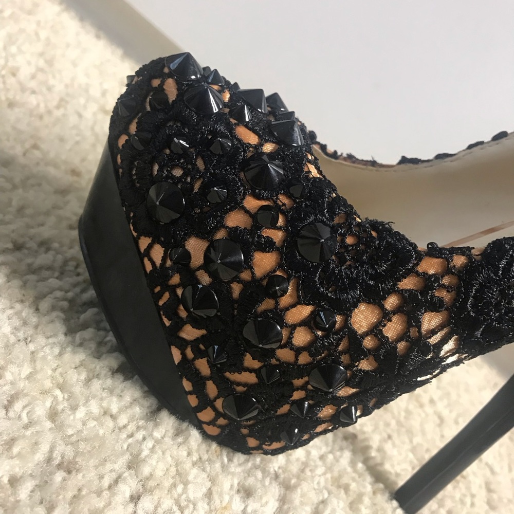 Heels - Picture 5 of 7
